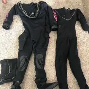 Used, White Fusion Dry Suit in Black/Pink Size S